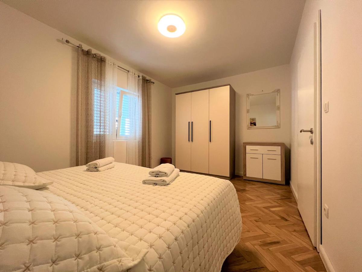 Apartment Makarska Bagian luar foto