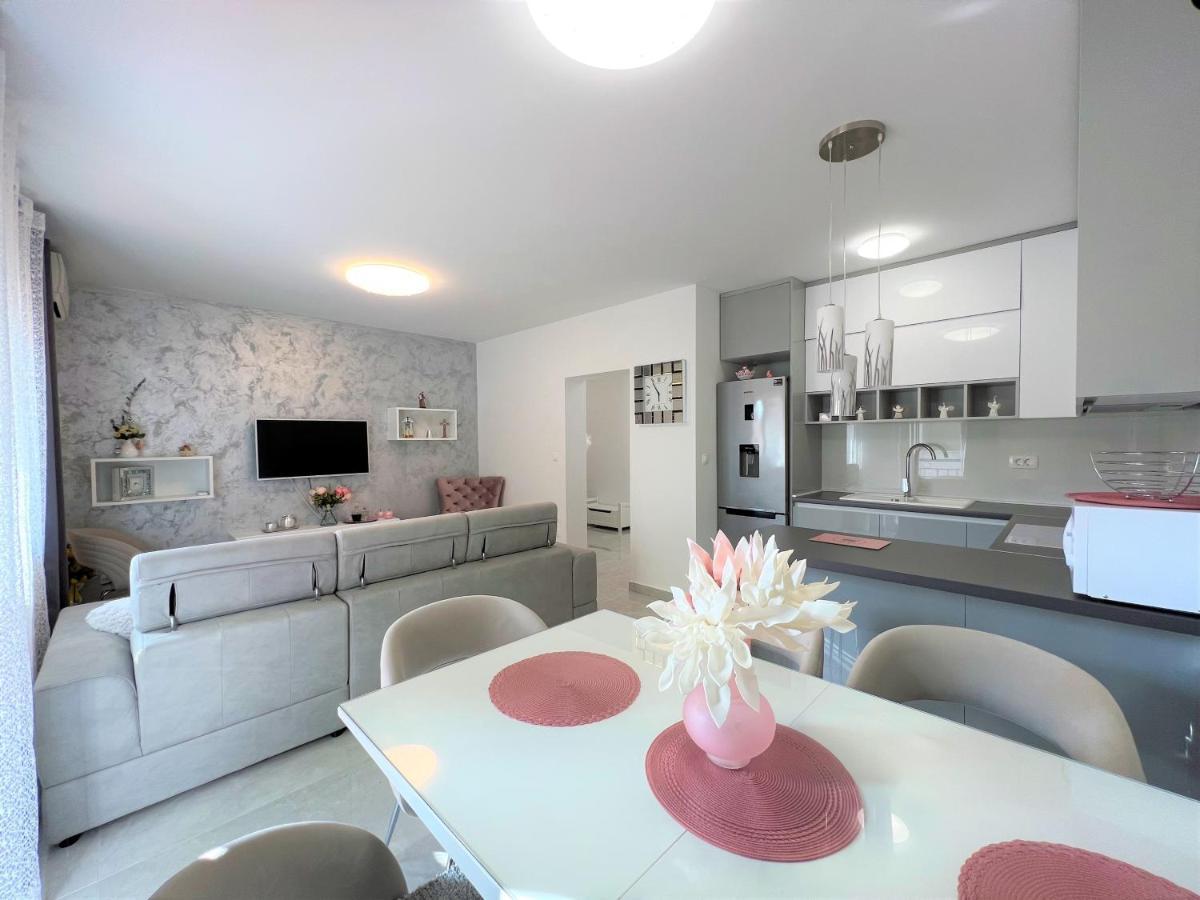 Apartment Makarska Bagian luar foto