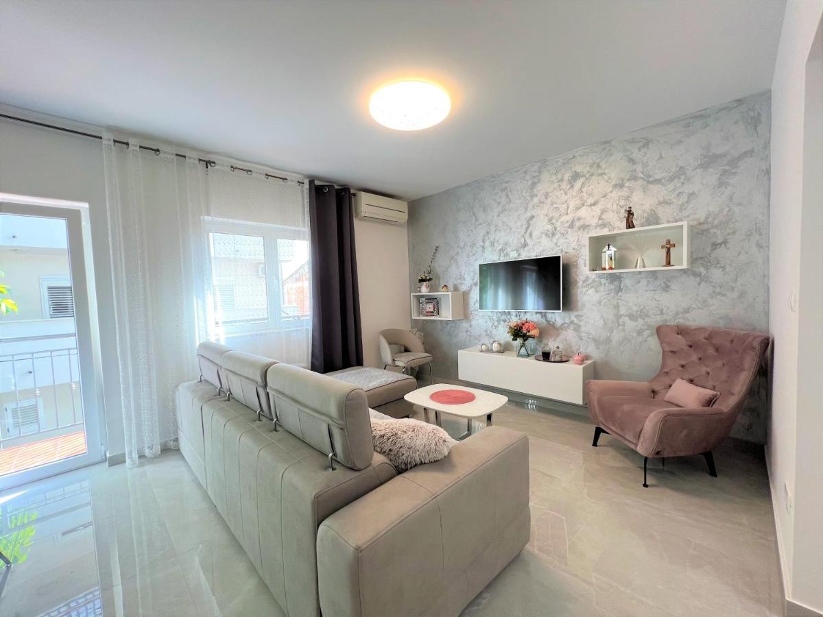 Apartment Makarska Bagian luar foto