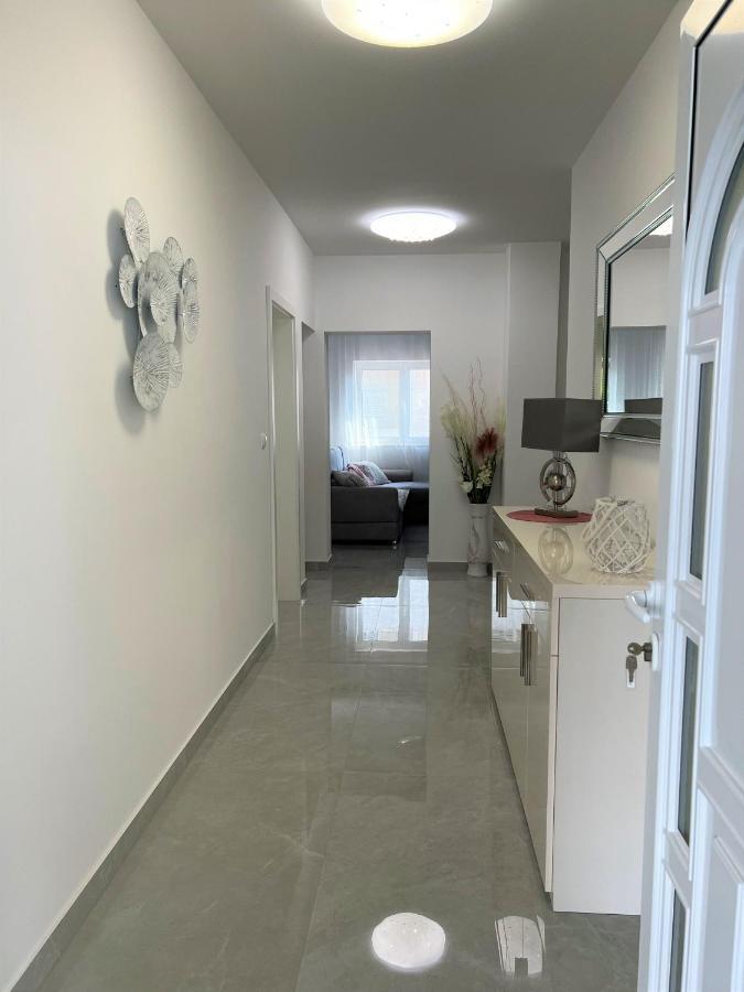 Apartment Makarska Bagian luar foto