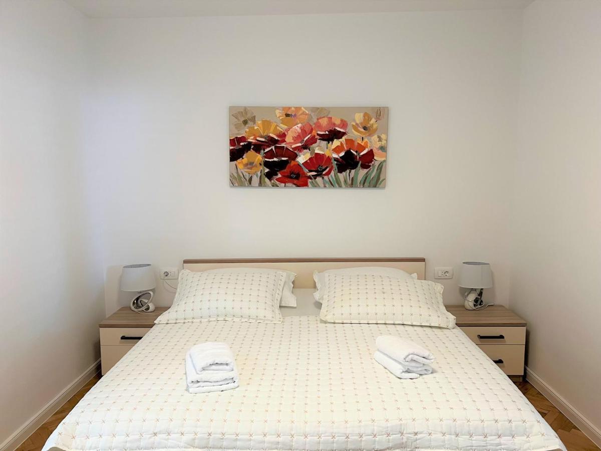 Apartment Makarska Bagian luar foto